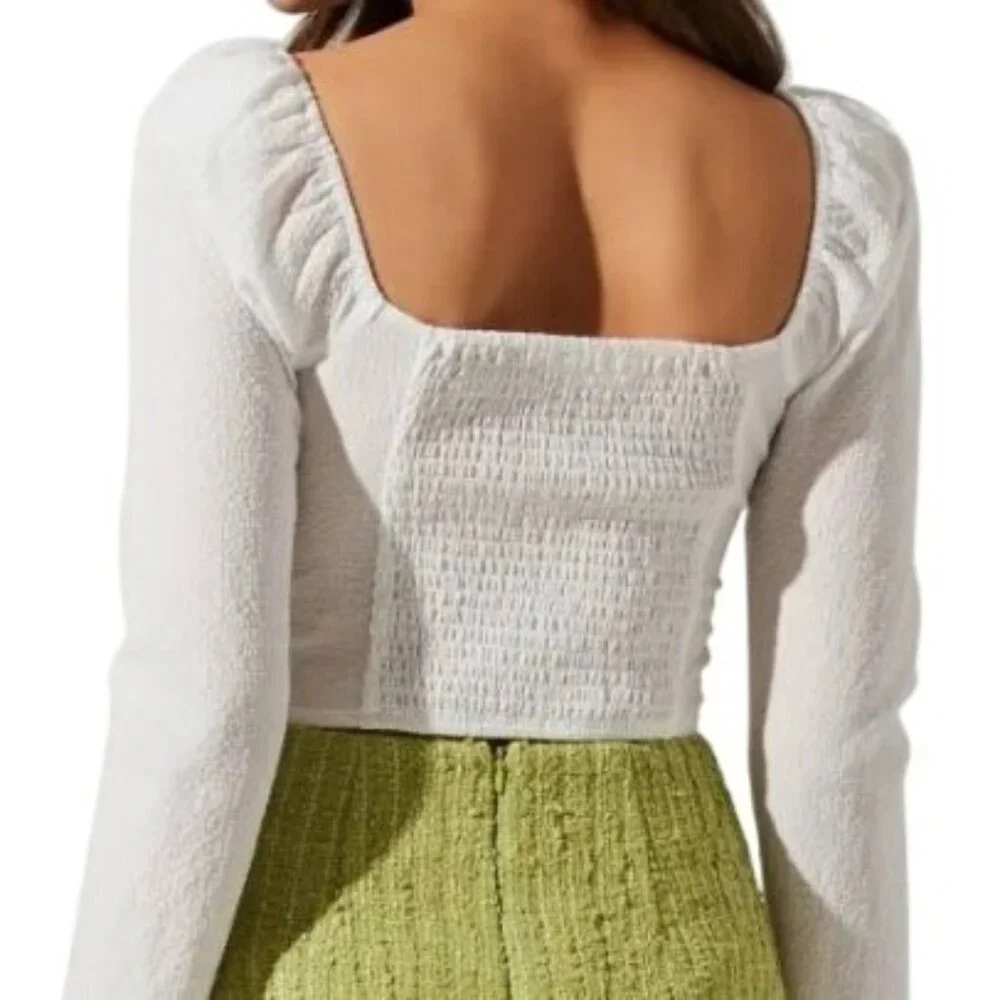 ASTR The Label Long Sleeve Sweetheart Neck White Smocked Crop Top XL NWT